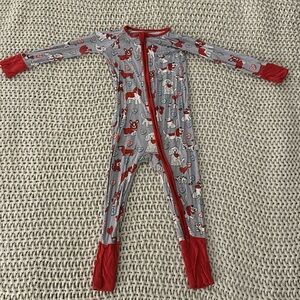 Gently Worn Little Sleepies Valentines Day Puppy Zippie. Size 12-18 Months.